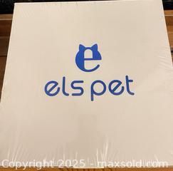 MaxSold Auction: els pet Dog Water Fountain 8 L - Cobourg (Ontario, Canada) SELLER MANAGED Reseller Online Auction - Spragge Crescent