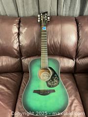MaxSold Auction: Jay Turner Green Sunburst Dreadnought Acoustic Guitar - Cobourg (Ontario, Canada) SELLER MANAGED Reseller Online Auction - Spragge Crescent