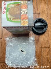 MaxSold Auction: Kitchen Tool Lot: Starfrit Easy Fries Fry Cutter + Silicone Lids &#38; Burger Patty Maker - Cobourg (Ontario, Canada) SELLER MANAGED Reseller Online Auction - Spragge Crescent