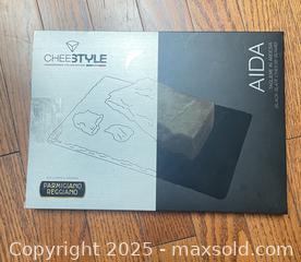 MaxSold Auction: Lot of Multiple Kitchen Items: CheeStyle/AIDA Board , Ekco Knife, Mandoline - Cobourg (Ontario, Canada) SELLER MANAGED Reseller Online Auction - Spragge Crescent