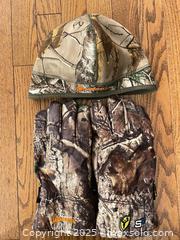 MaxSold Auction: Medium Thinsulate Whitetail Gloves & Brown Woodland Camo Beanie Set - Cobourg (Ontario, Canada) SELLER MANAGED Reseller Online Auction - Spragge Crescent
