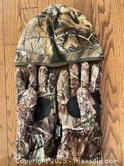 MaxSold Auction: Medium Thinsulate Whitetail Gloves & Brown Woodland Camo Beanie Set - Cobourg (Ontario, Canada) SELLER MANAGED Reseller Online Auction - Spragge Crescent