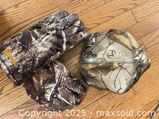 MaxSold Auction: Medium Thinsulate Whitetail Gloves & Brown Woodland Camo Beanie Set - Cobourg (Ontario, Canada) SELLER MANAGED Reseller Online Auction - Spragge Crescent