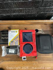 MaxSold Auction: Mixed Lot of Small Household & Travel Accessories, 5 Pieces - Cobourg (Ontario, Canada) SELLER MANAGED Reseller Online Auction - Spragge Crescent