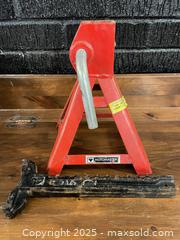 MaxSold Auction: Motomaster 2-Ton Adjustable Jack Stand, Painted Steel - Cobourg (Ontario, Canada) SELLER MANAGED Reseller Online Auction - Spragge Crescent