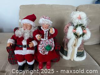 MaxSold Auction: Animated M/M Claus and Beautiful Santa with Wreath - Langford (British Columbia, Canada) SELLER MANAGED Downsizing Online Auction - Aggregate Court (CONDO)