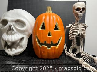 MaxSold Auction: Spooky Halloween Stuff - Langford (British Columbia, Canada) SELLER MANAGED Downsizing Online Auction - Aggregate Court (CONDO)
