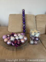 MaxSold Auction: Tree bulbs - Langford (British Columbia, Canada) SELLER MANAGED Downsizing Online Auction - Aggregate Court (CONDO)