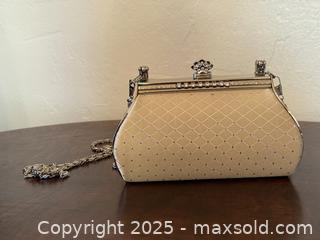 MaxSold Auction: Vintage Elegant Purse - San Francisco (California, USA) SELLER MANAGED Estate Sale Online Auction - Kenwood Way