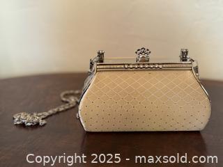 MaxSold Auction: Vintage Elegant Purse - San Francisco (California, USA) SELLER MANAGED Estate Sale Online Auction - Kenwood Way