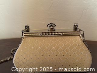 MaxSold Auction: Vintage Elegant Purse - San Francisco (California, USA) SELLER MANAGED Estate Sale Online Auction - Kenwood Way