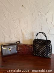 MaxSold Auction: Vintage Purse lot - San Francisco (California, USA) SELLER MANAGED Estate Sale Online Auction - Kenwood Way