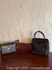 MaxSold Auction: Vintage Purse lot - San Francisco (California, USA) SELLER MANAGED Estate Sale Online Auction - Kenwood Way