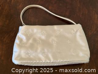 MaxSold Auction: Vintage Unbranded Silver Colored Top Handle Handbag w/ Metallic Silver Embroidery - San Francisco (California, USA) SELLER MANAGED Estate Sale Online Auction - Kenwood Way