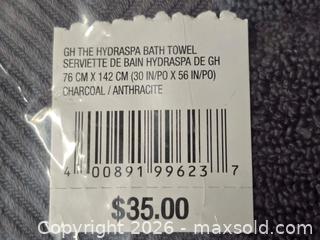 MaxSold Auction: M091 - Gluckstein Home Hydra Spa Bath Towel - New - Whitby (Ontario, Canada) SELLER MANAGED Reseller Online Auction - Smartstop Self Storage Taunton Road E (STORAGE)