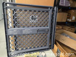 MaxSold Auction: M097 - North States Industries North States Classic Supergate, Charcoal Grey - New - Whitby (Ontario, Canada) SELLER MANAGED Reseller Online Auction - Smartstop Self Storage Taunton Road E (STORAGE)