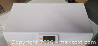 MaxSold Auction: M100 - EatSmart Digital Baby and Pet Weight Scale, 44 Pound Capacity - New - Whitby (Ontario, Canada) SELLER MANAGED Reseller Online Auction - Smartstop Self Storage Taunton Road E (STORAGE)
