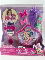 MaxSold Auction: (2) Minnie Fashion Accessory Sets   - Upland (California, USA) SELLER MANAGED Reseller Online Auction - Monte Vista