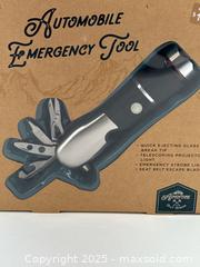 MaxSold Auction: Automobile Emergency Tool Multi-Tool Flashlight  - Upland (California, USA) SELLER MANAGED Reseller Online Auction - Monte Vista