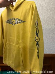 MaxSold Auction: Vintage rare Nike hoodie - Toronto (Ontario, Canada) SELLER MANAGED Reseller Online Auction - Huntsmill Boulevard
