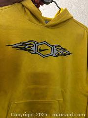 MaxSold Auction: Vintage rare Nike hoodie - Toronto (Ontario, Canada) SELLER MANAGED Reseller Online Auction - Huntsmill Boulevard