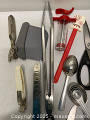 MaxSold Auction: Assorted Kitchen Utensils & Knives - Vancouver (British Columbia, Canada) SELLER MANAGED Reseller Online Auction - East 7th Avenue (STORAGE)