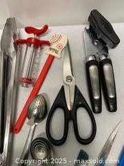 MaxSold Auction: Assorted Kitchen Utensils & Knives - Vancouver (British Columbia, Canada) SELLER MANAGED Reseller Online Auction - East 7th Avenue (STORAGE)
