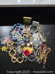 MaxSold Auction: Large Vintage & Costume Jewelry Lot – Necklaces, Brooches, Rings, Earrings, Mixed Pieces - Vancouver (British Columbia, Canada) SELLER MANAGED Reseller Online Auction - East 7th Avenue (STORAGE)