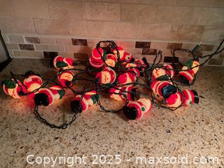 MaxSold Auction: Vintage Santa Claus Novelty String Lights, Multi-Color, 18 Figures - Toronto (Ontario, Canada) SELLER MANAGED Downsizing Online Auction - O' Connor Drive (CONDO)