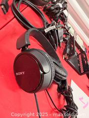 MaxSold Auction: Assortment misc computer ítem  - Toronto (Ontario, Canada) SELLER MANAGED Downsizing Online Auction - Jane Street (STORAGE)