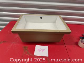 MaxSold Auction: Bathroom sink - Toronto (Ontario, Canada) SELLER MANAGED Downsizing Online Auction - Jane Street (STORAGE)