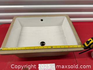 MaxSold Auction: Bathroom sink - Toronto (Ontario, Canada) SELLER MANAGED Downsizing Online Auction - Jane Street (STORAGE)