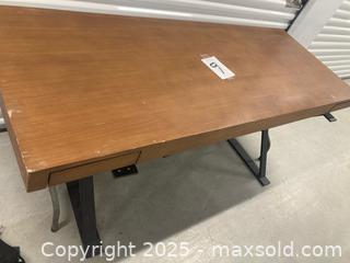 MaxSold Auction: Elegant and sleek, this modern desk  - Toronto (Ontario, Canada) SELLER MANAGED Downsizing Online Auction - Jane Street (STORAGE)