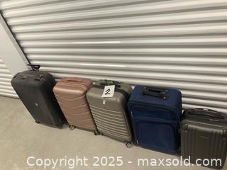 MaxSold Auction: Suite case lot all working  - Toronto (Ontario, Canada) SELLER MANAGED Downsizing Online Auction - Jane Street (STORAGE)