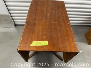 MaxSold Auction: Vintage dining table folding leaf pedestal - Toronto (Ontario, Canada) SELLER MANAGED Downsizing Online Auction - Jane Street (STORAGE)