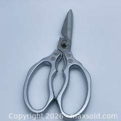 MaxSold Auction: Henckels & SK5 Japan Scissors - Vancouver (British Columbia, Canada) SELLER MANAGED Downsizing Online Auction - W20th Avenue (CONDO)