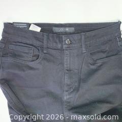 MaxSold Auction: Joe's & Madewell Stretch Denim Jeans, W28–29, White & Black - Vancouver (British Columbia, Canada) SELLER MANAGED Downsizing Online Auction - W20th Avenue (CONDO)