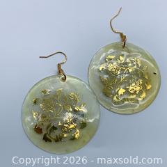 MaxSold Auction: Lot of 6 Mother-of-Pearl & Shell Jewelry - Vancouver (British Columbia, Canada) SELLER MANAGED Downsizing Online Auction - W20th Avenue (CONDO)