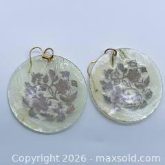 MaxSold Auction: Lot of 6 Mother-of-Pearl & Shell Jewelry - Vancouver (British Columbia, Canada) SELLER MANAGED Downsizing Online Auction - W20th Avenue (CONDO)
