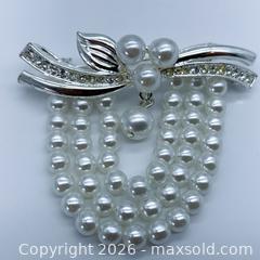 MaxSold Auction: Lot of 8 Silver-Tone Brooches/Pins with Faux Pearls - Vancouver (British Columbia, Canada) SELLER MANAGED Downsizing Online Auction - W20th Avenue (CONDO)