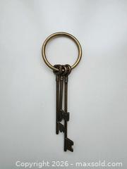 MaxSold Auction: Vintage 1960s Brass Skeleton Keys On Ring, Set Of 3, MCM Mid Century Large Decor Keys - London (Ontario, Canada) SELLER MANAGED Downsizing Online Auction - Centre Street (CONDO)