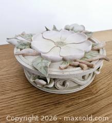 MaxSold Auction: Vintage 2000 Mindspring Studio Leisure “Tic Tac Toe” Ceramic Floral - London (Ontario, Canada) SELLER MANAGED Downsizing Online Auction - Centre Street (CONDO)