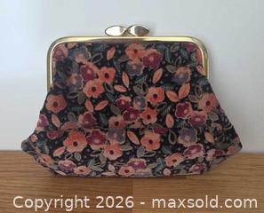 MaxSold Auction: Vintage Coin Purse - London (Ontario, Canada) SELLER MANAGED Downsizing Online Auction - Centre Street (CONDO)