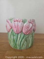 MaxSold Auction: Vintage Eaton's Spring 3D Pink Green Tulip Ceramic Planter - London (Ontario, Canada) SELLER MANAGED Downsizing Online Auction - Centre Street (CONDO)