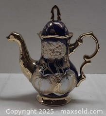 MaxSold Auction: Cobalt Blue Porcelain Tea/Coffee Service Set with Gold Gilt - Toronto (Ontario, Canada) PARTNER MANAGED Reseller Online Auction - Queen Street West