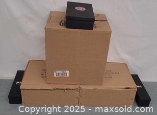 MaxSold Auction: Large lot of boxes for jewelry - necklace and bracelet - Toronto (Ontario, Canada) PARTNER MANAGED Reseller Online Auction - Queen Street West
