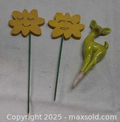 MaxSold Auction: Large lot of garden items gnomes deer smiling flowers and more - Toronto (Ontario, Canada) PARTNER MANAGED Reseller Online Auction - Queen Street West