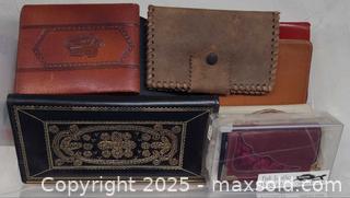 MaxSold Auction: Lot of vintage wallets and change purses - Toronto (Ontario, Canada) PARTNER MANAGED Reseller Online Auction - Queen Street West