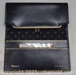MaxSold Auction: Lot of vintage wallets and change purses - Toronto (Ontario, Canada) PARTNER MANAGED Reseller Online Auction - Queen Street West