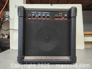 MaxSold Auction: Vintage Guitar Amplifier NICE condition - Toronto (Ontario, Canada) PARTNER MANAGED Reseller Online Auction - Queen Street West